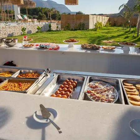 Alia Luxury And Hotel 3*